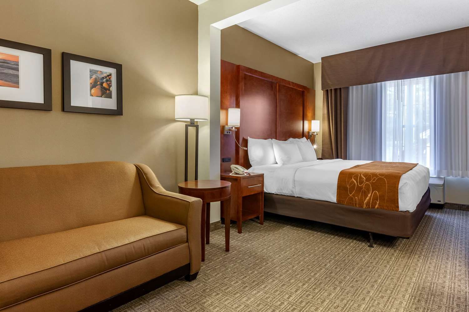 جناح بسرير كينج لذوي الإعاقة