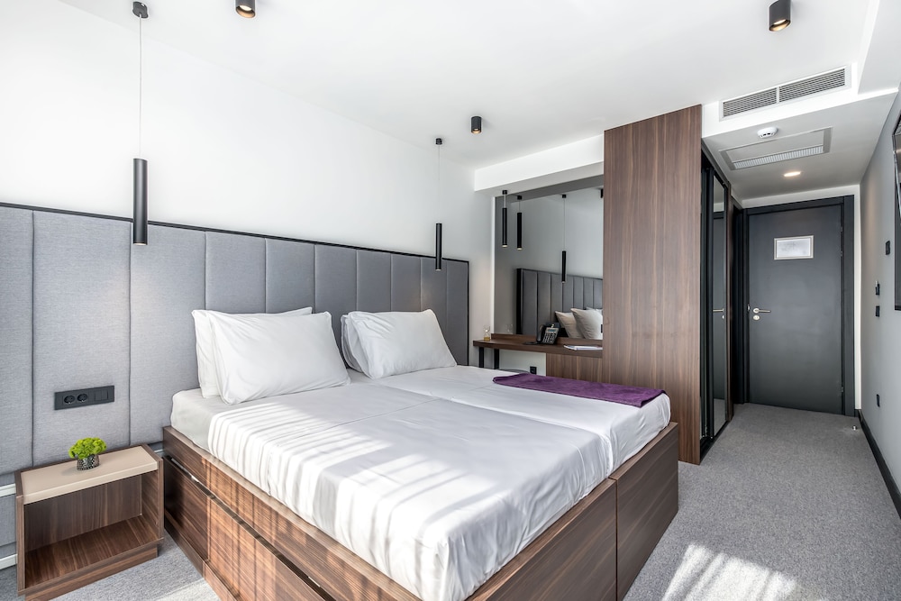 Hotel Ad Turres 32/65
