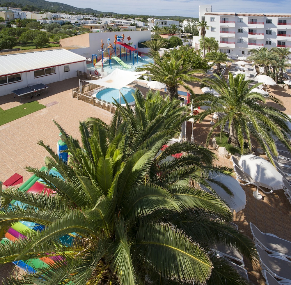 Coral Star Apartments 69/70