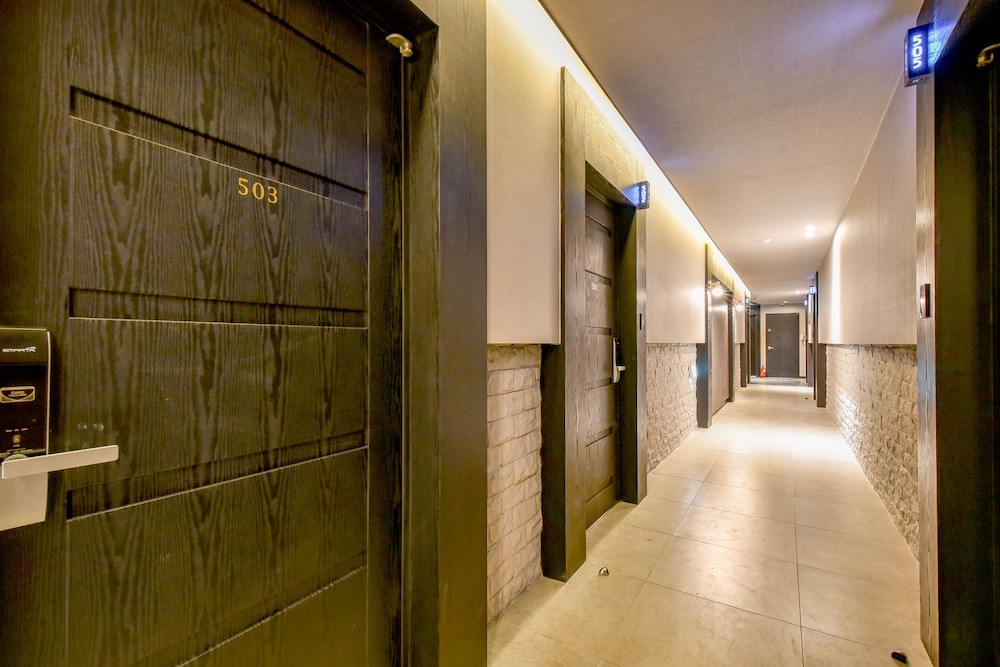 French Code Hotel 37/63