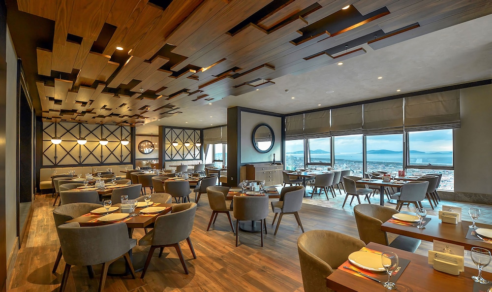 Elite World Grand Istanbul Kucukyali Hotel 52/68