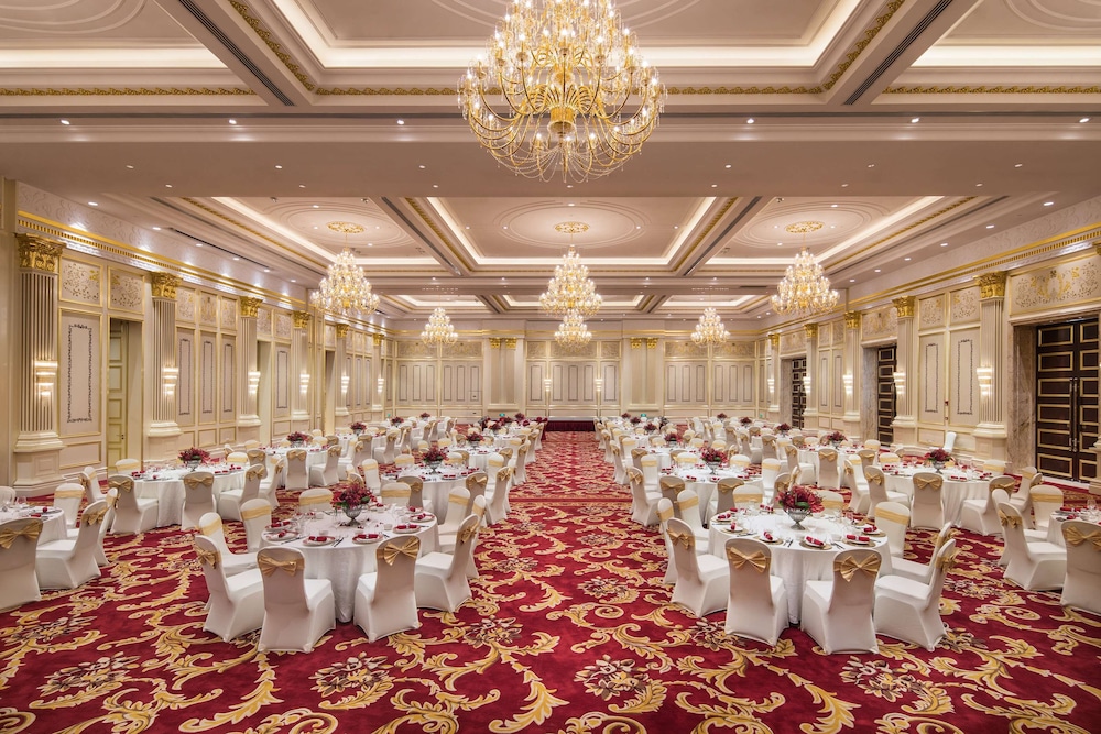 Radisson Blu Forest Manor Shanghai Hongqiao 55/64
