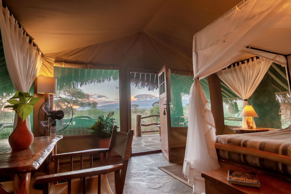 Kibo Safari Camp 25/50
