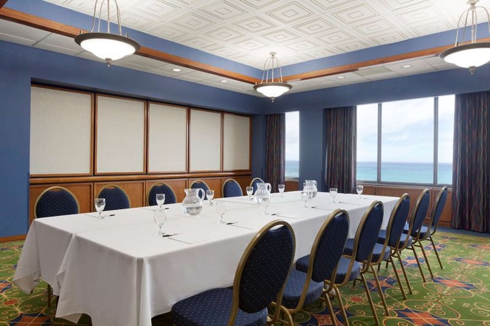 DoubleTree by Hilton Corpus Christi Beachfront 37/41