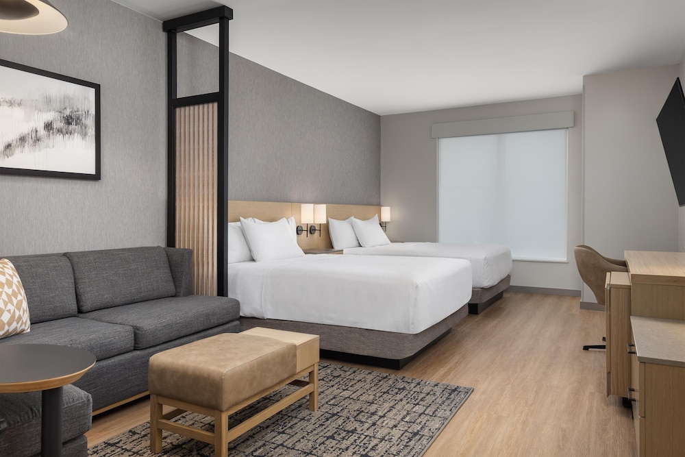 Hyatt Place Toronto Airport 8/50
