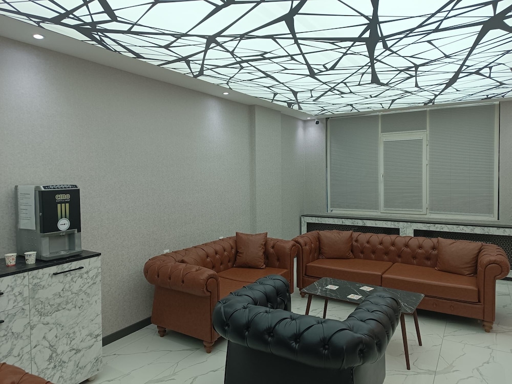 Peracity Hotel 78/99