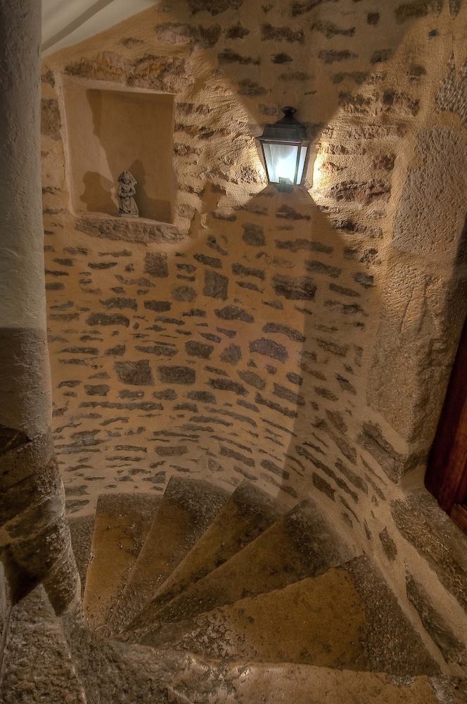 ABBAYE DE MAIZIERES 40/67
