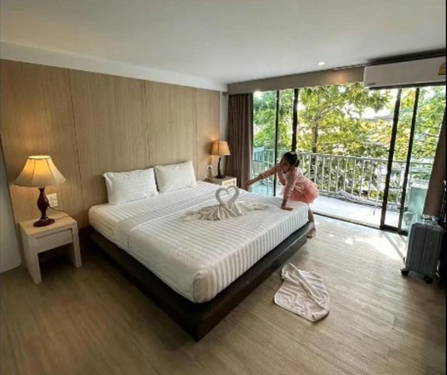 A Plus Deluxe Hotel 21/68