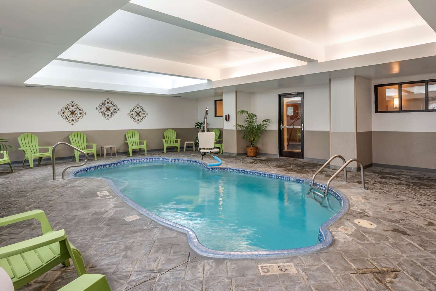 Comfort Inn Madison, IN 20/43