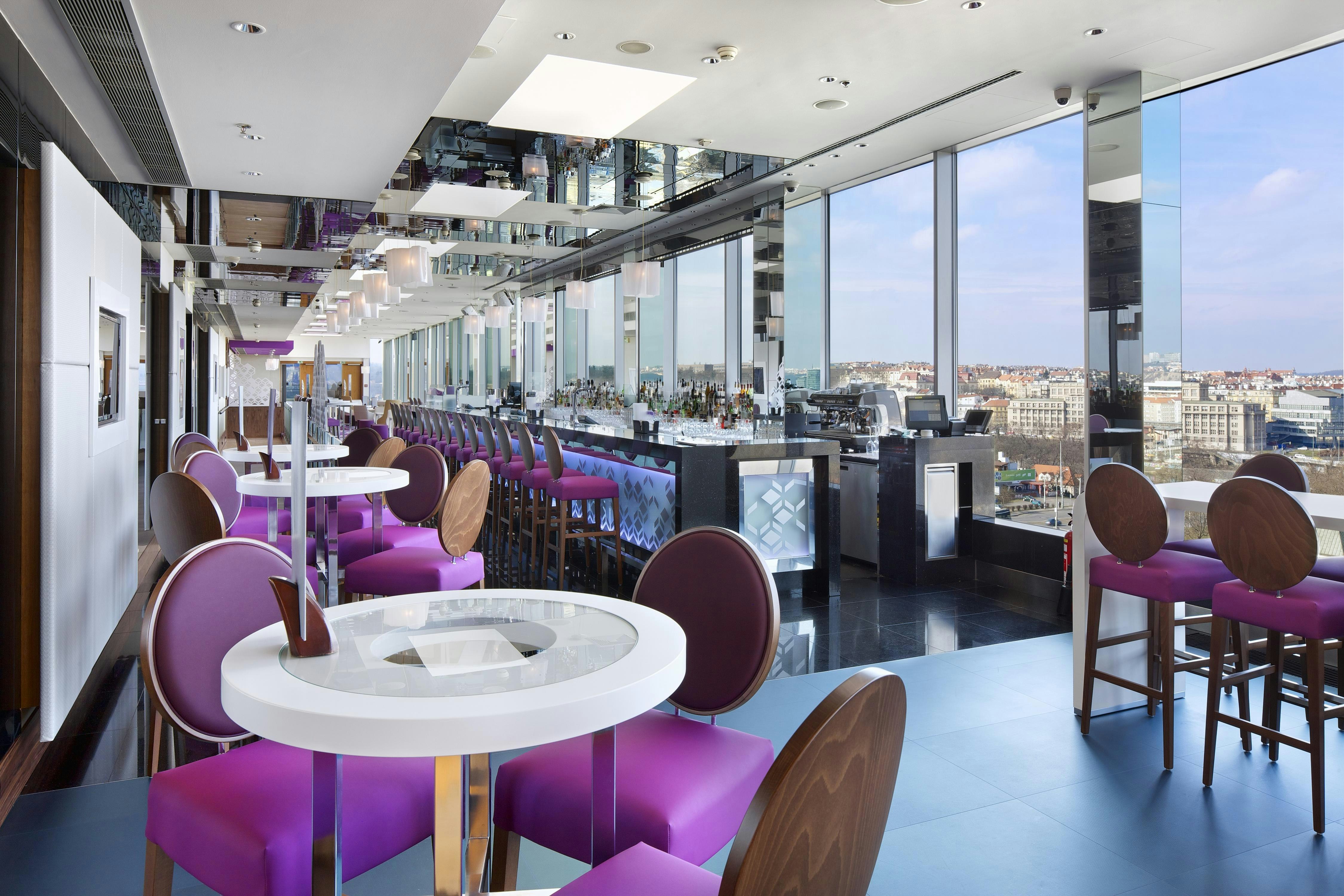 Hilton Prague Atrium 60/84