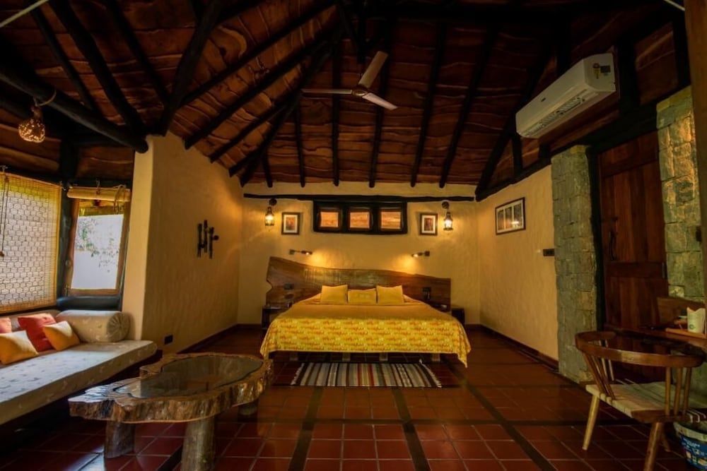 Kanha Earth Lodge 10/50