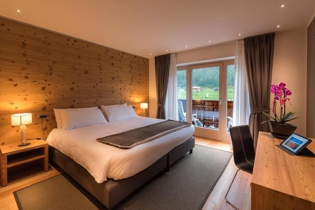 SUPERIOR, DOUBLE BED