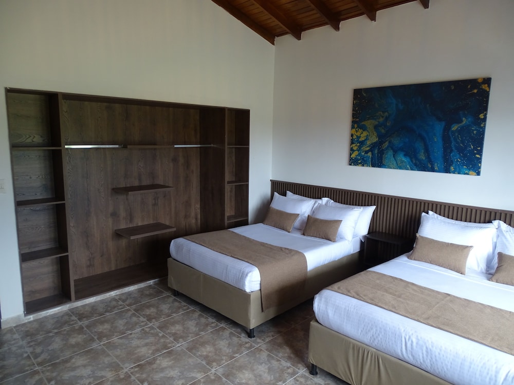 Family, 4 Double Beds