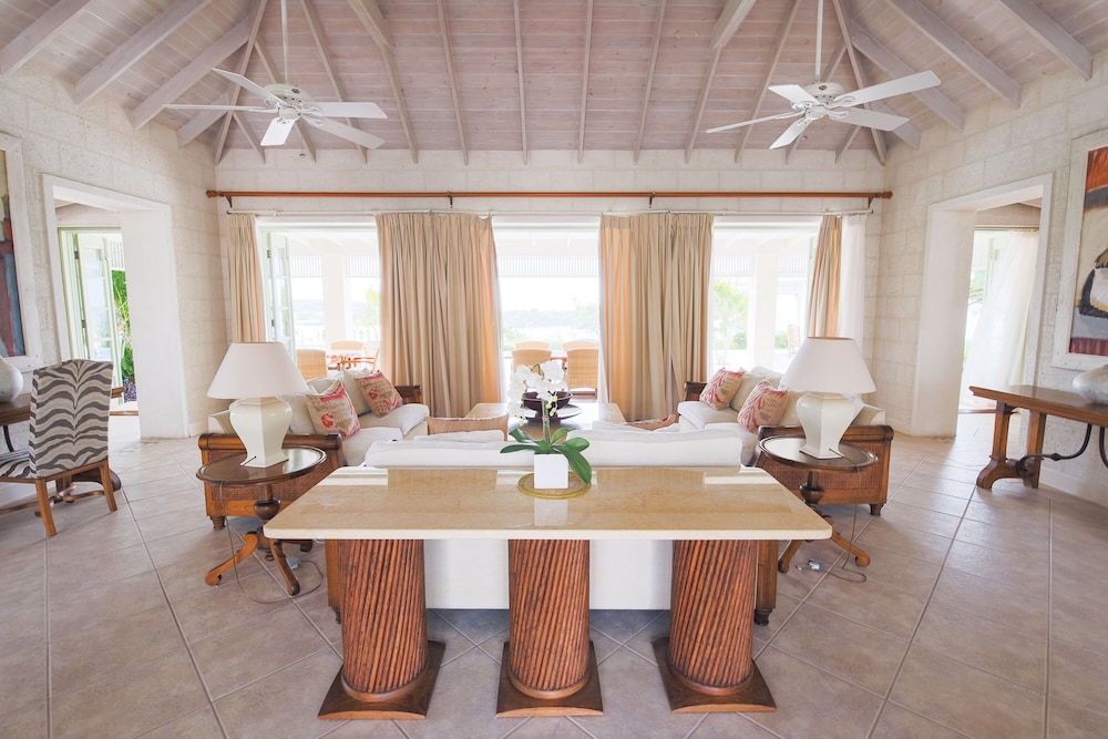 Calabash Luxury Boutique Hotel 38/46