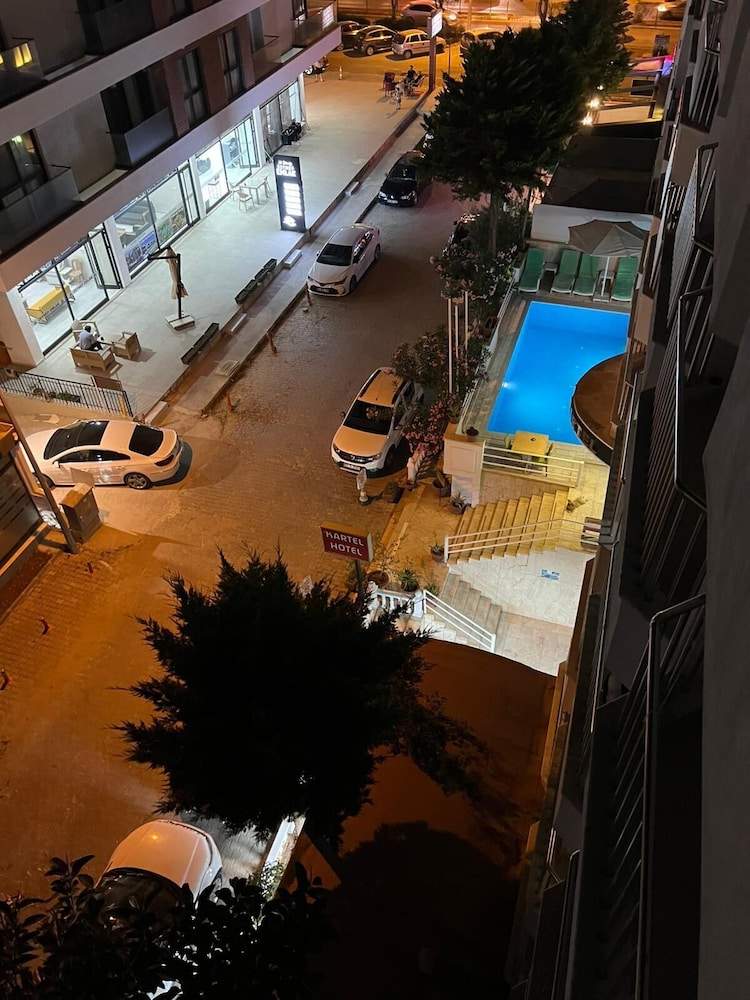 Kartel Hotel 44/50