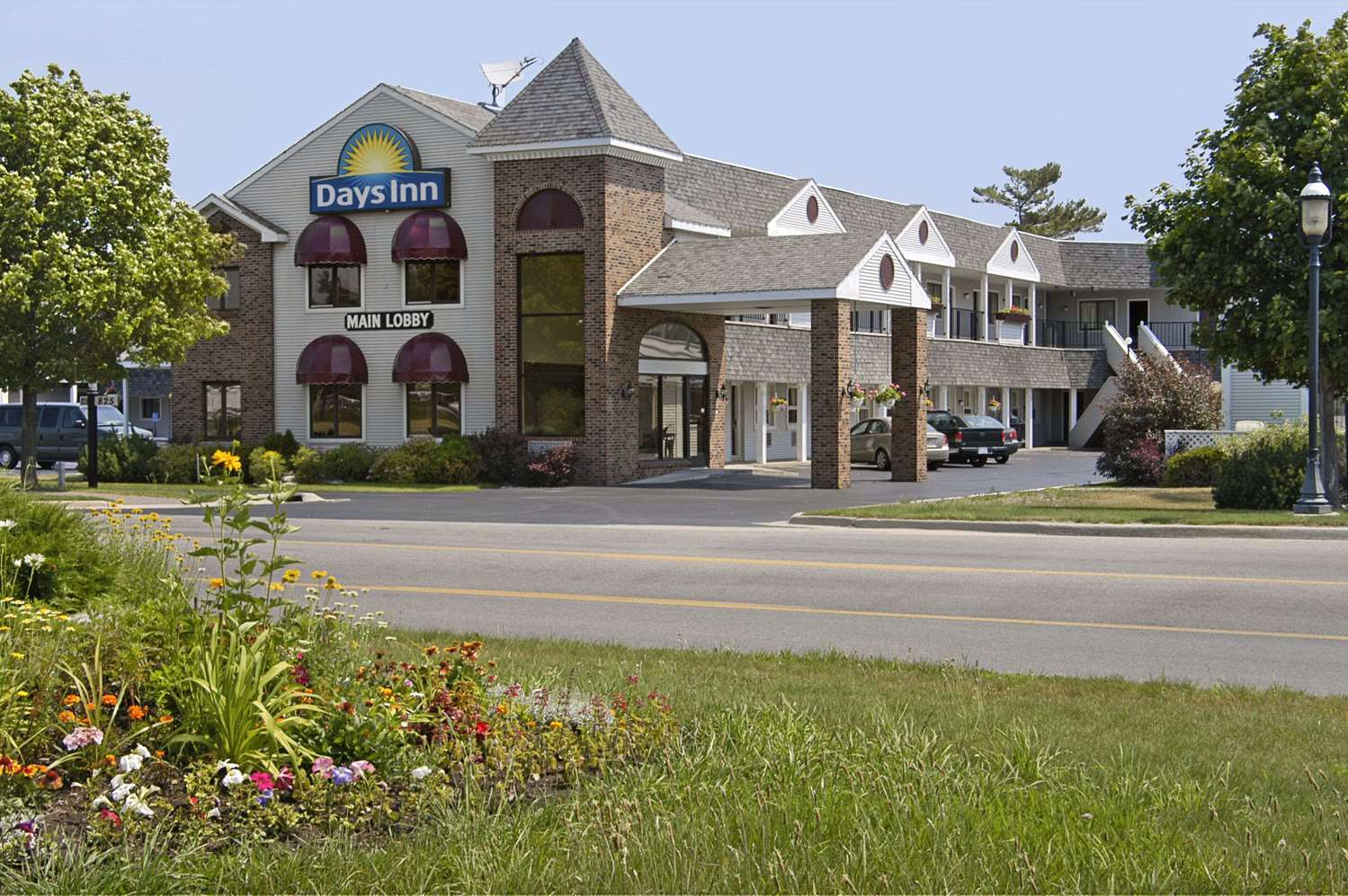 Days Inn By Wyndham Mackinaw City - Lakeview 26/28