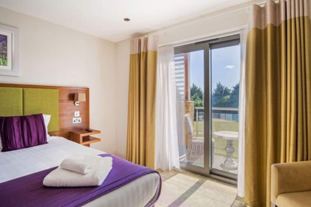 Standard, King Bed, Golf Course View