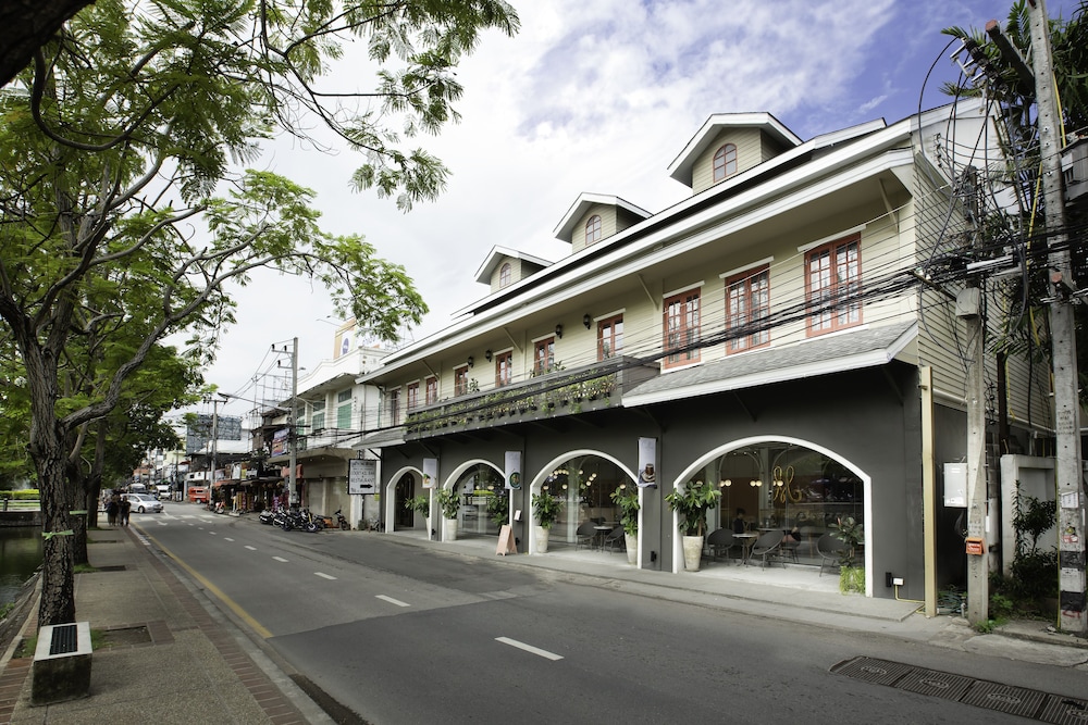 MiLa Hotel Thapae 2/63
