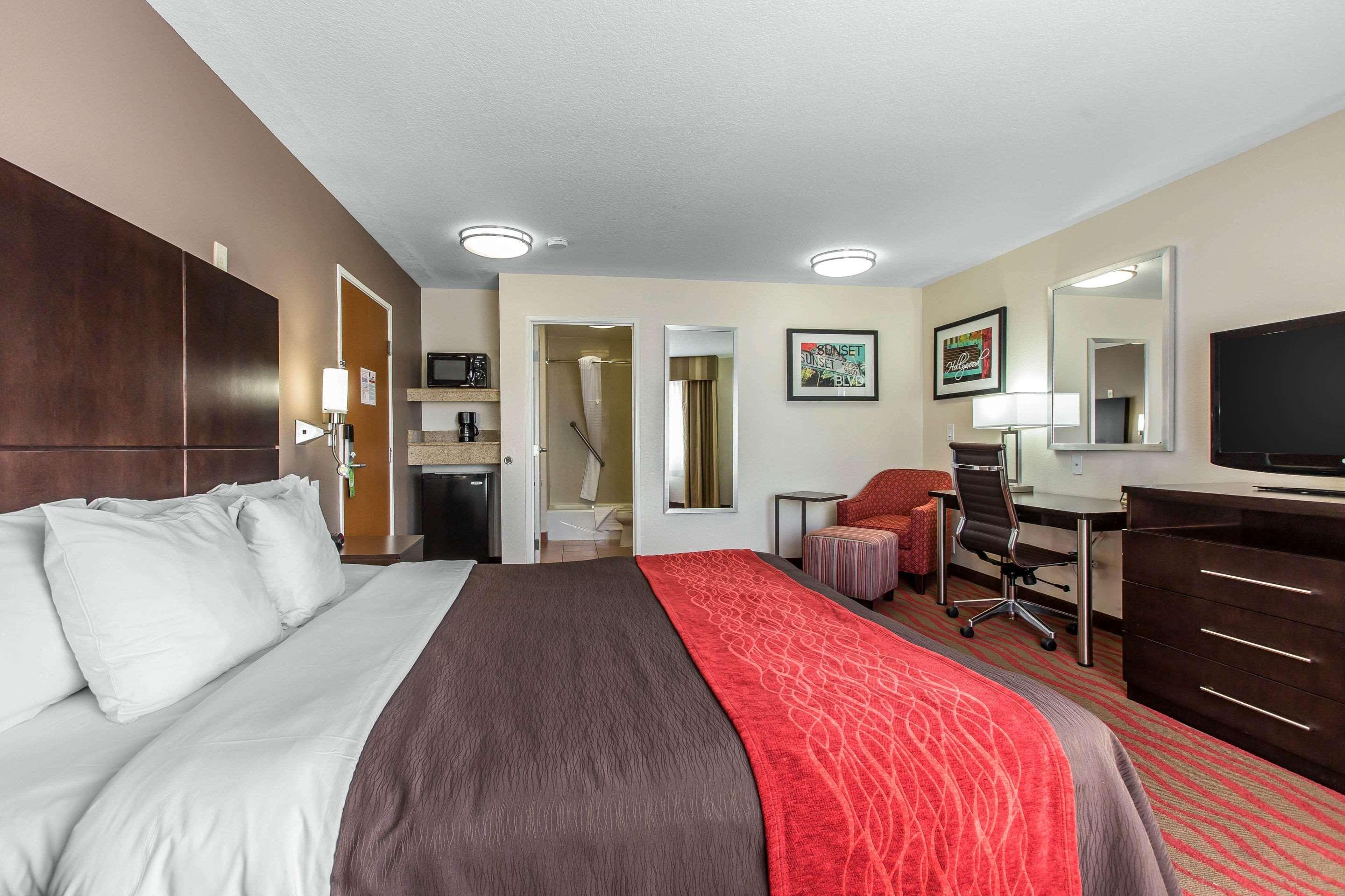 ROOM, KING BED