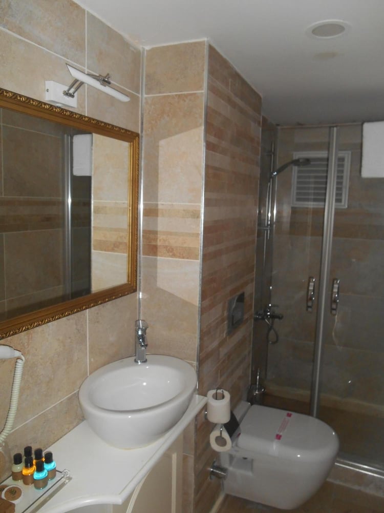 Hotel 1453 52/60
