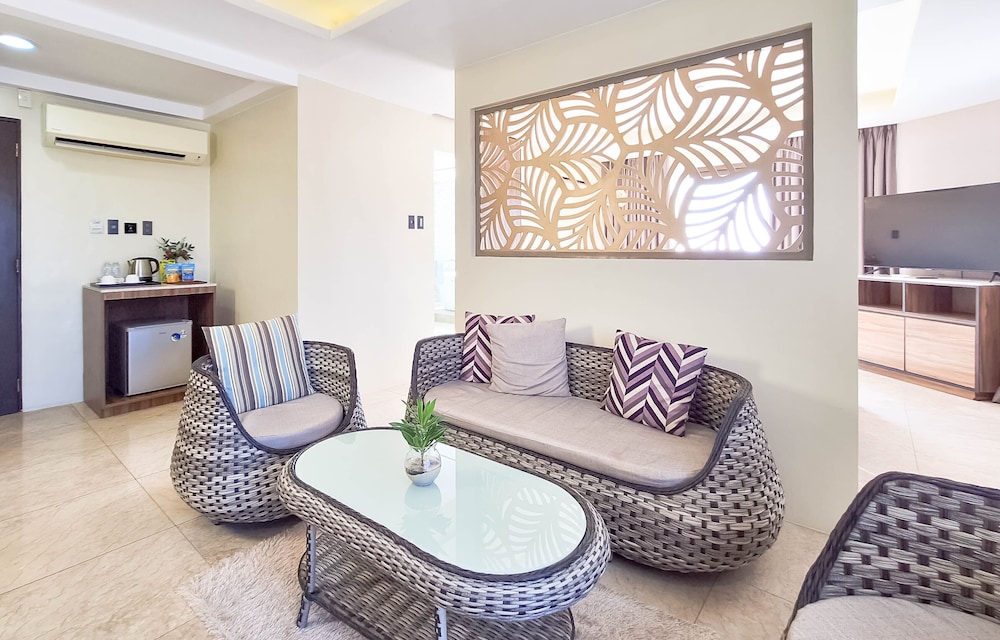 Boracay Ocean Club Beach Resort 54/77