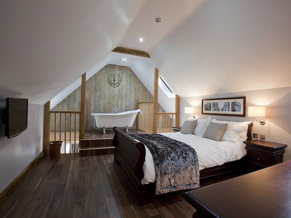 The New Inn 6/50
