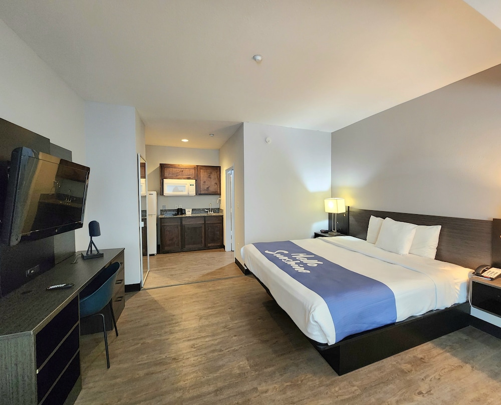 Days Inn & Suites by Wyndham Gonzales TX 21/53