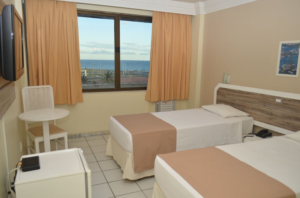ROOM, DOUBLE OR TWIN BED