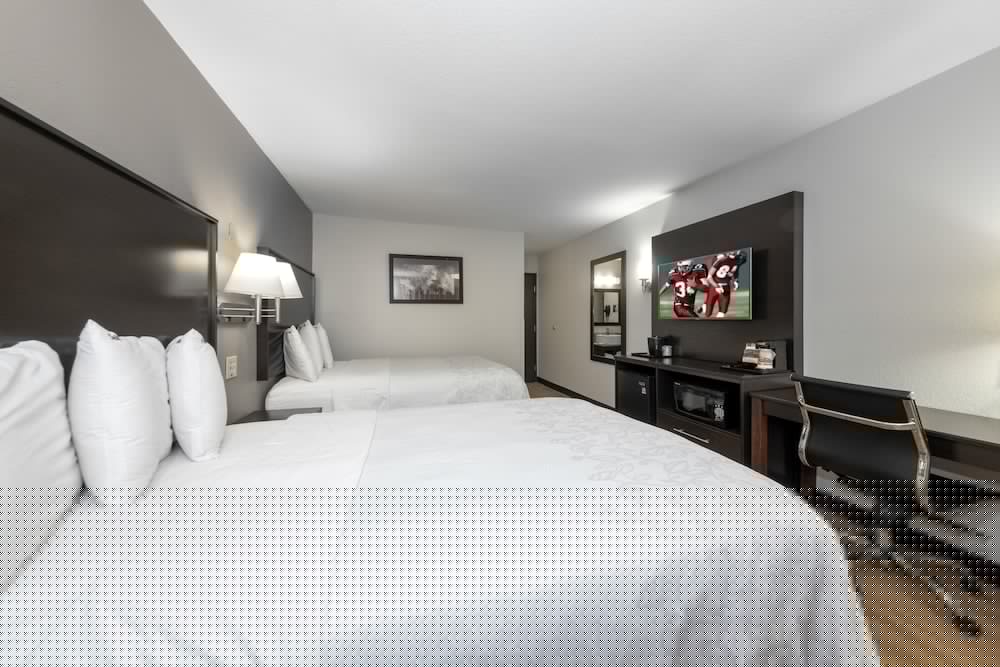 Red Roof Inn Plus Huntsville 12/33