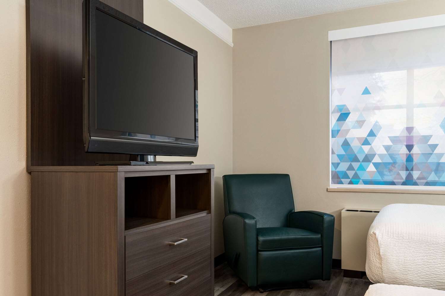 La Quinta Inn Suites Madison American Center 32/38