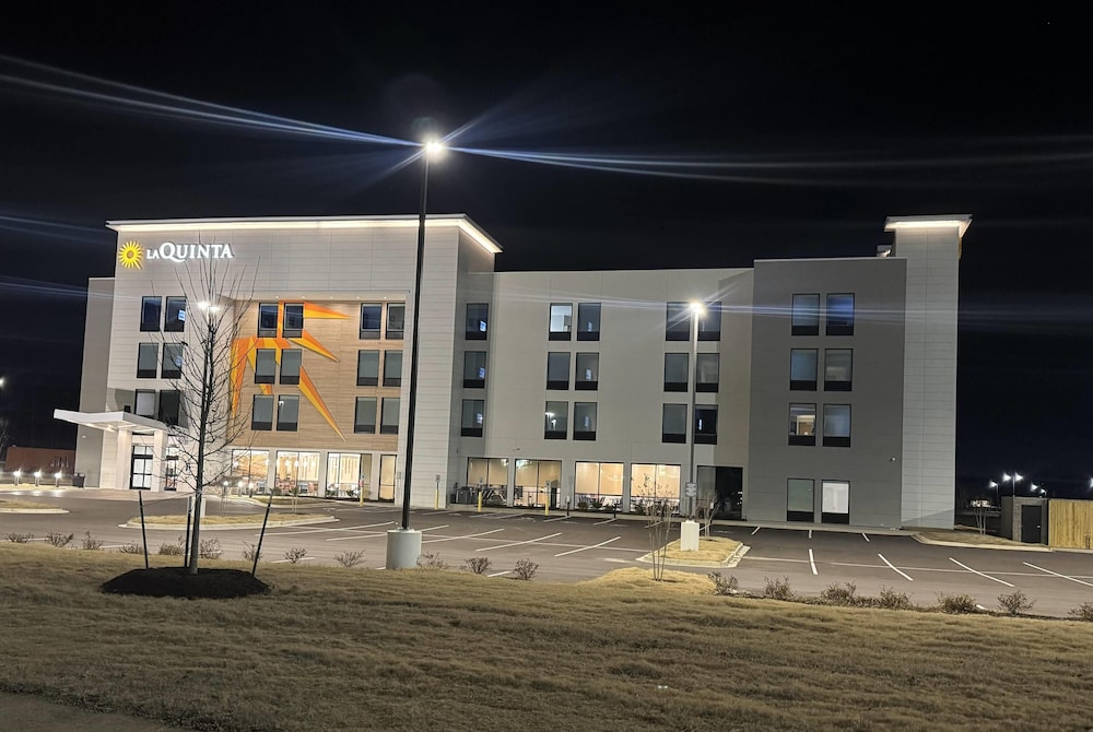 La Quinta Inn & Suites by Wyndham Jackson 28/32