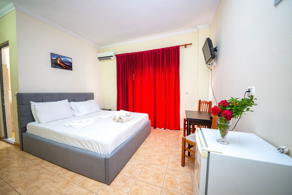 Hotel Primavera 33/50