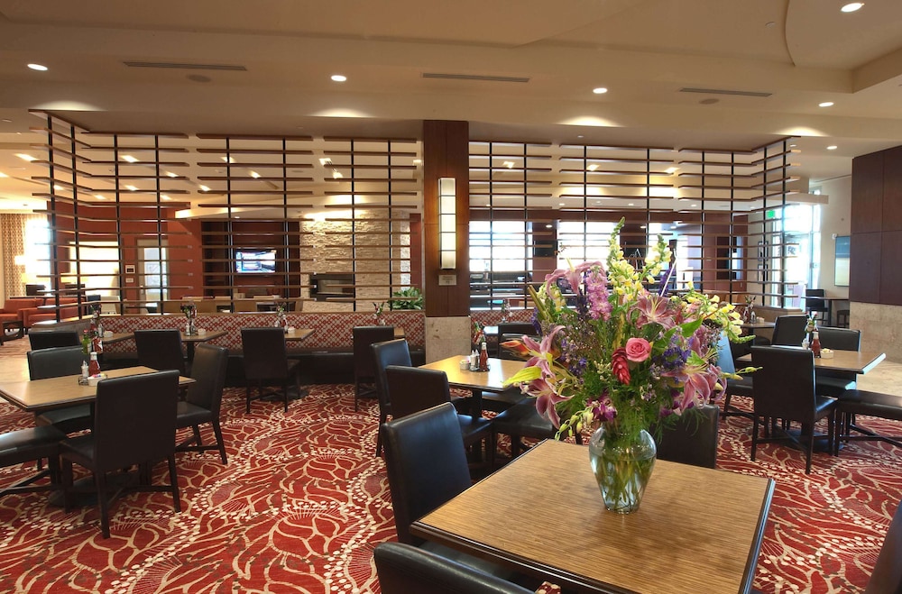 Embassy Suites Palmdale 52/63