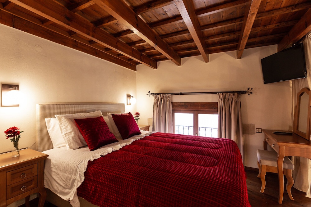 Phaedra Suites - Adults Only 10/50