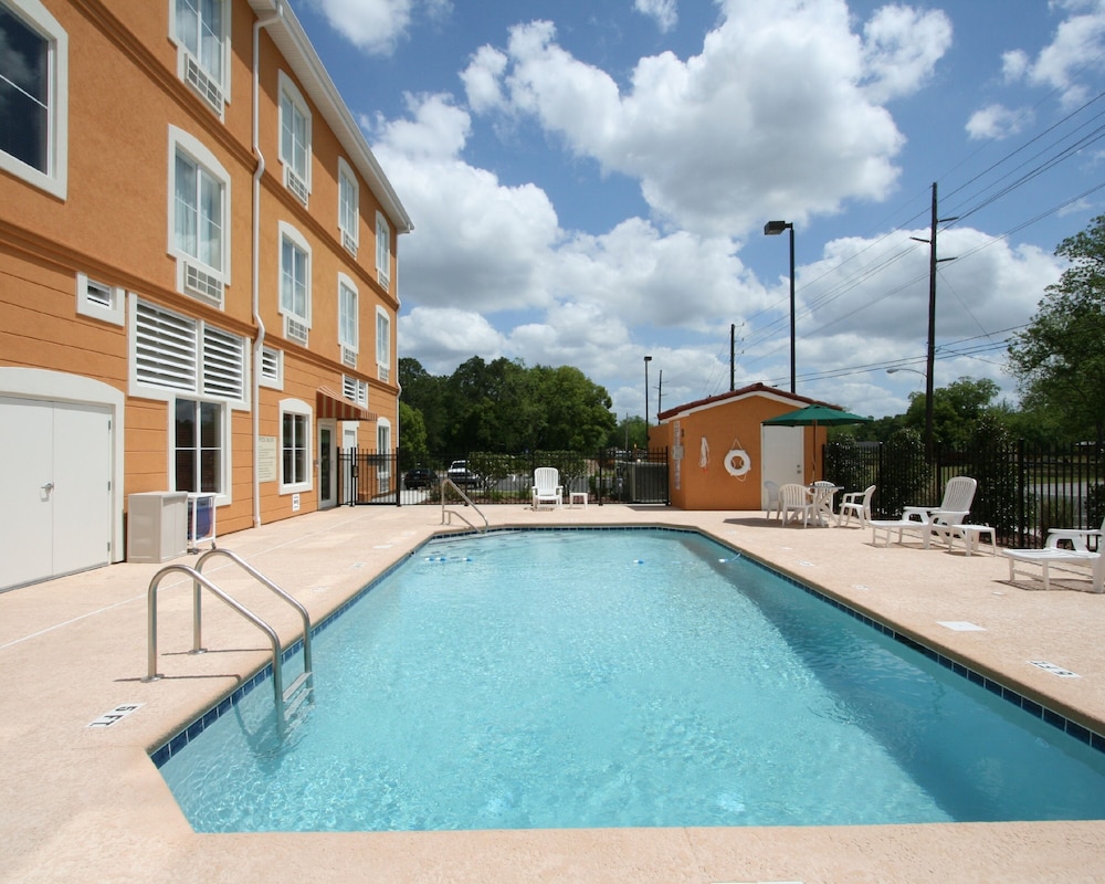 Comfort Inn Blackshear Hwy 84 3/25