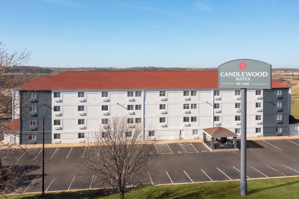 Candlewood Suites Topeka 2/49