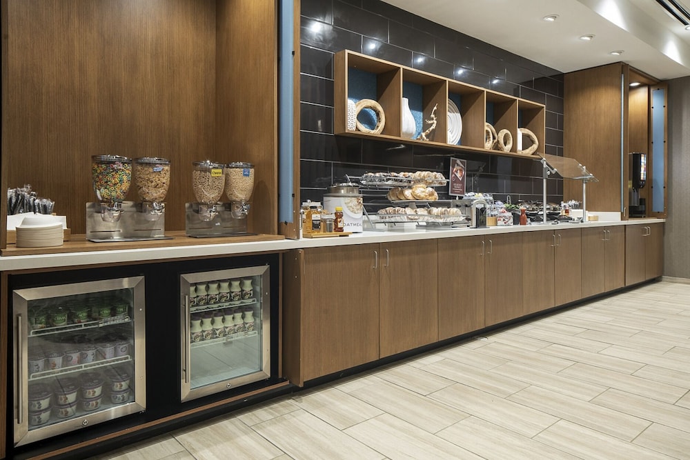 SpringHill Suites by Marriott Charlotte Huntersville 9/42