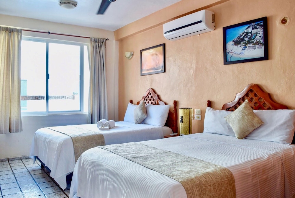Hotel & Suites Bucaneros, Isla Mujeres 17/48
