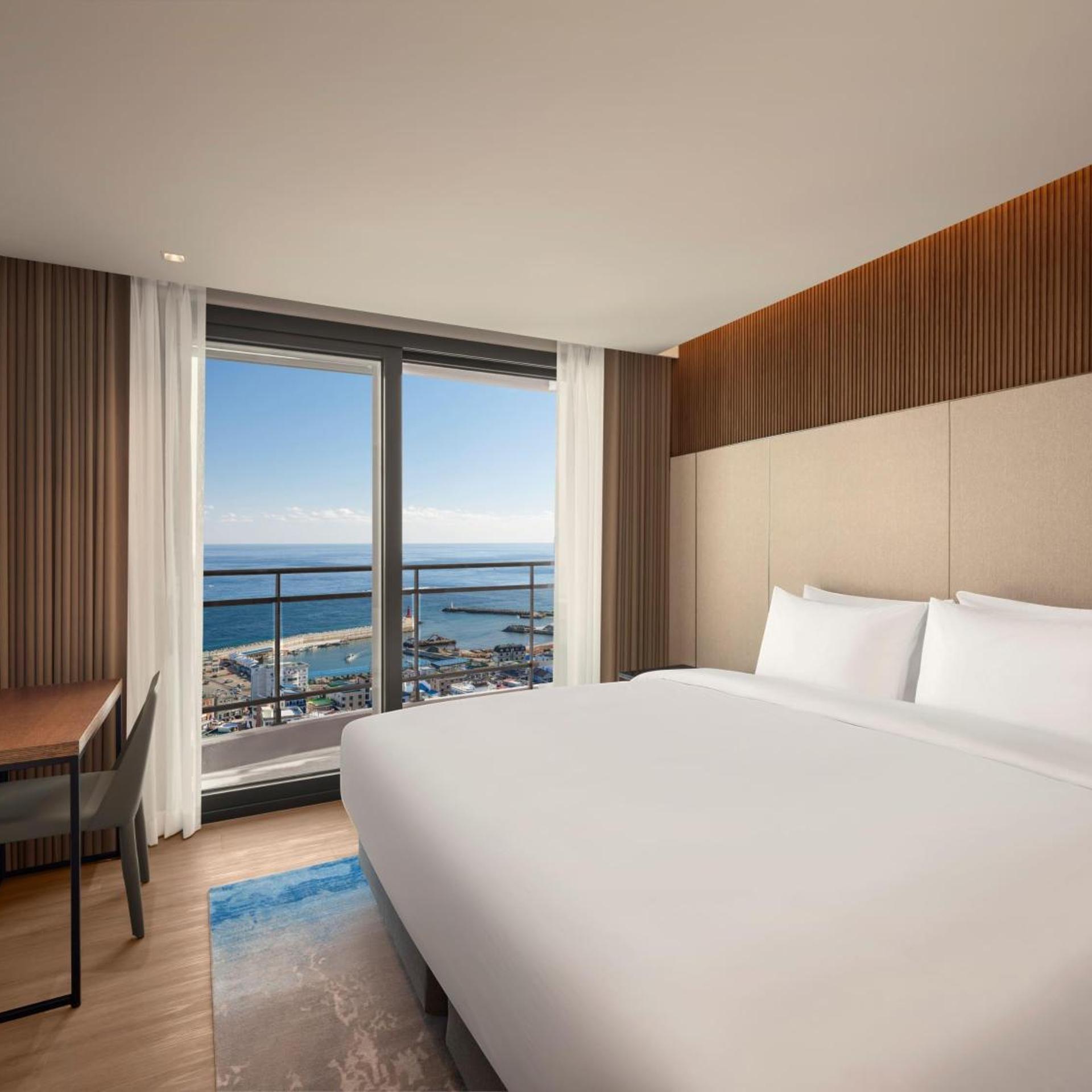 Tower, Executive, Suite, Double Bed, Ocean View