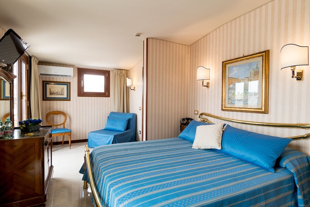 Hotel Pacific 20/50