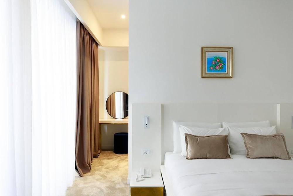Habitat Hotel 12/49