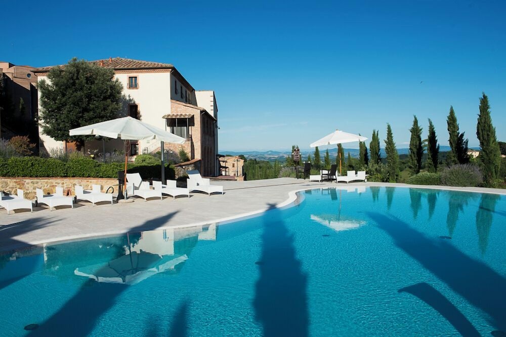 Nuovo Etruria Resort 24/26
