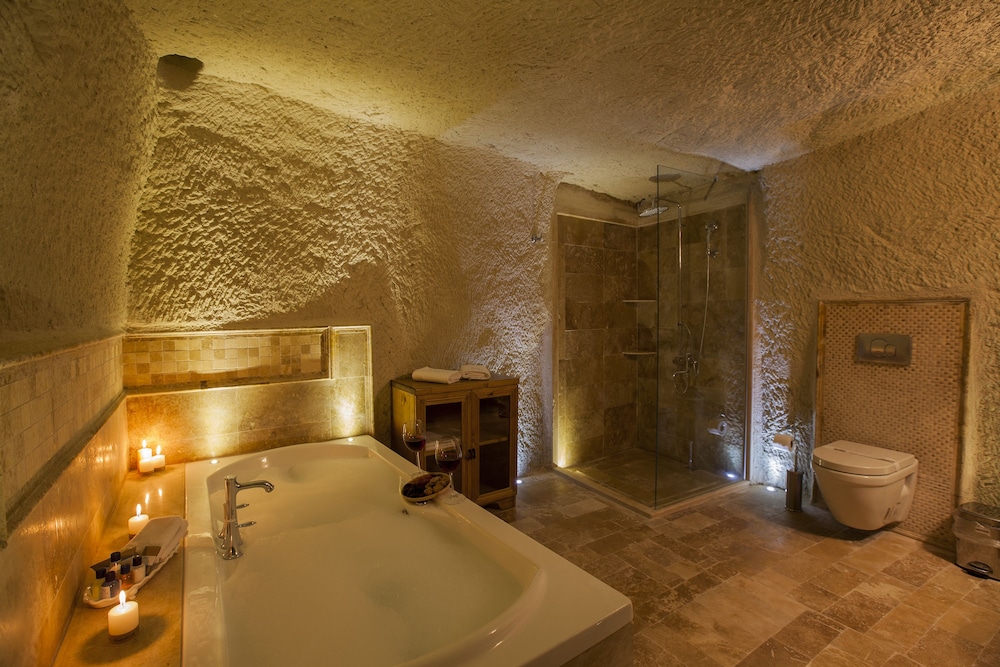 Azure Cave Suites 24/50