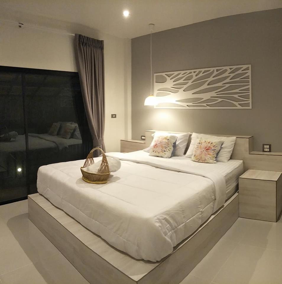 Sweet, Suite, King Bed