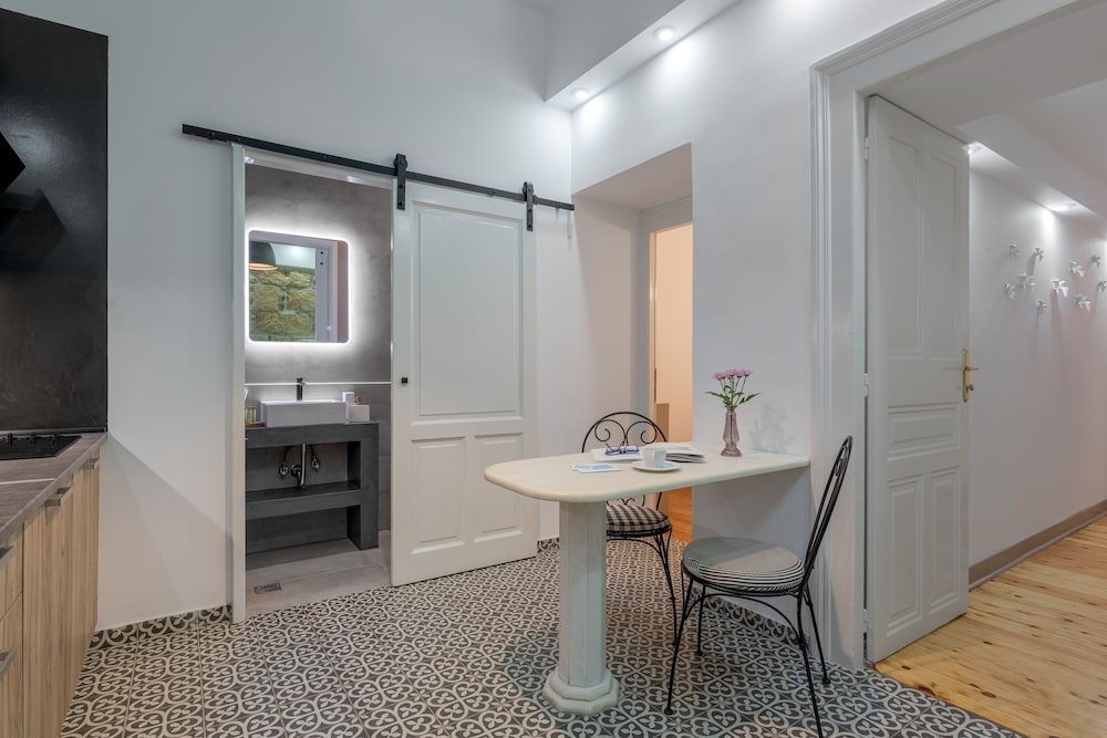 2Mazi Suites 47/47