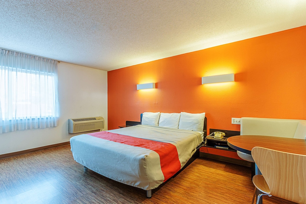 Motel6 Wisconsin Rapids Wi 15/54