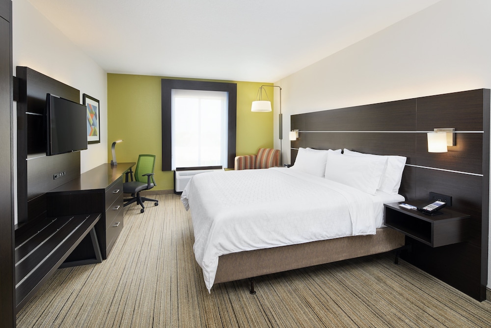 Holiday Inn Express Hotel & Suites Port Richey 27/63