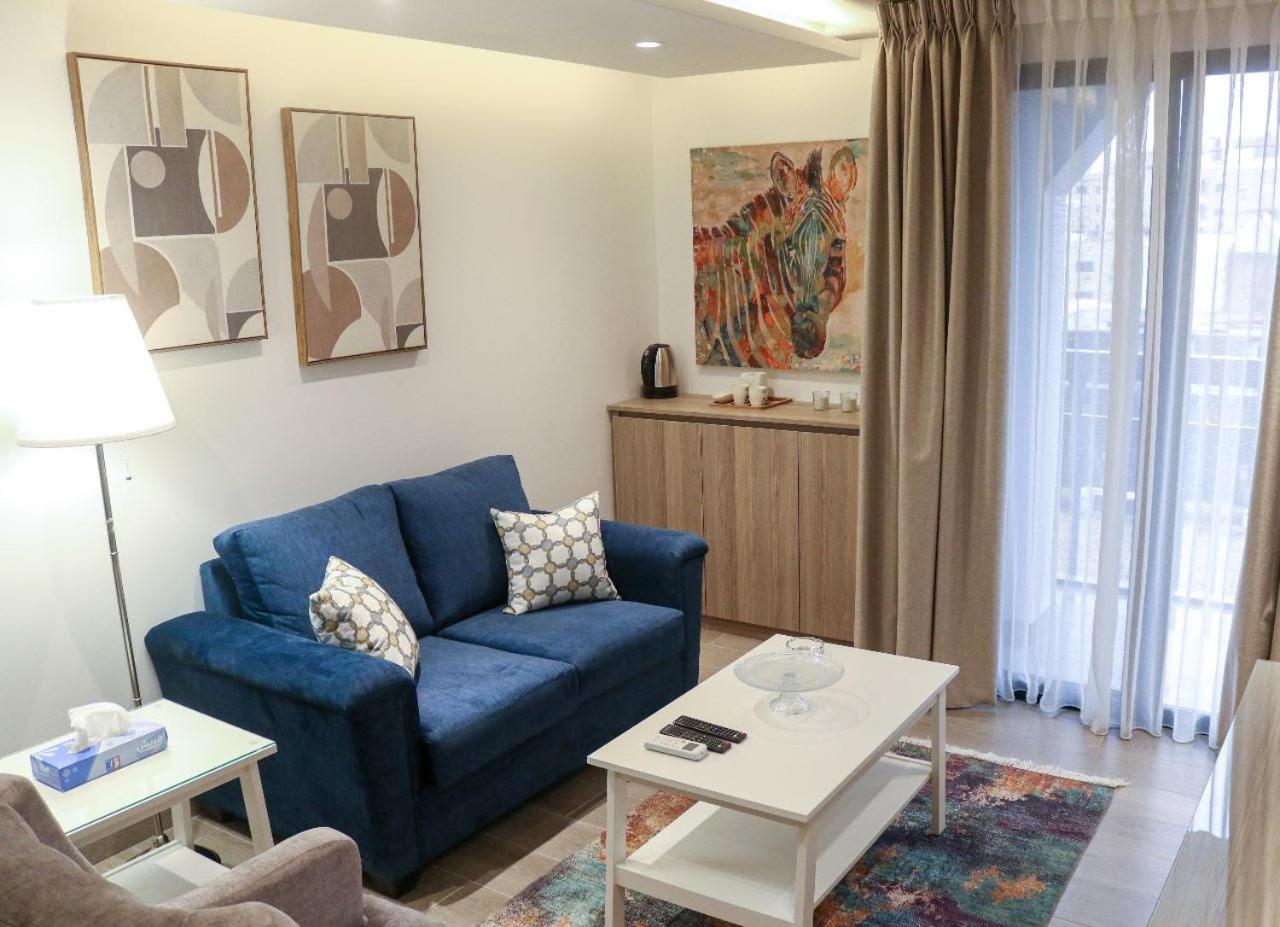 Red Carpet Suites 48/65
