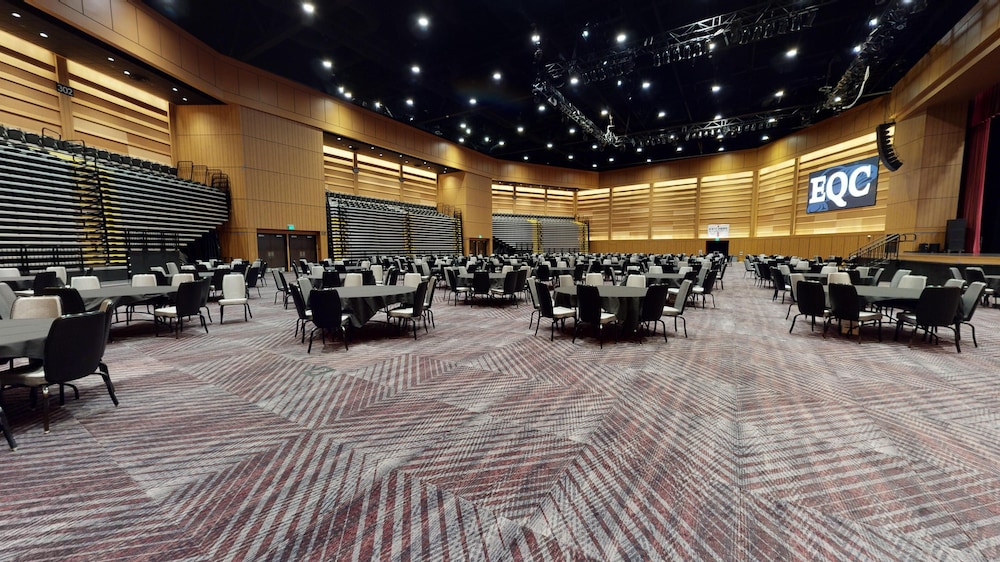 Emerald Queen Hotel and Casino - Tacoma 24/50
