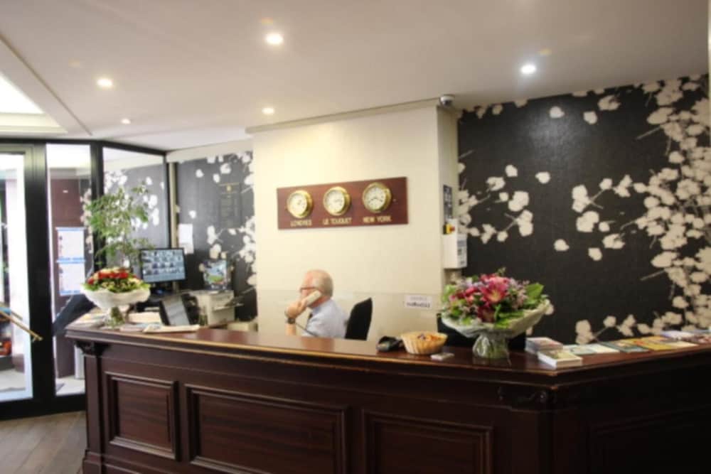 Hotel Red Fox 53/61